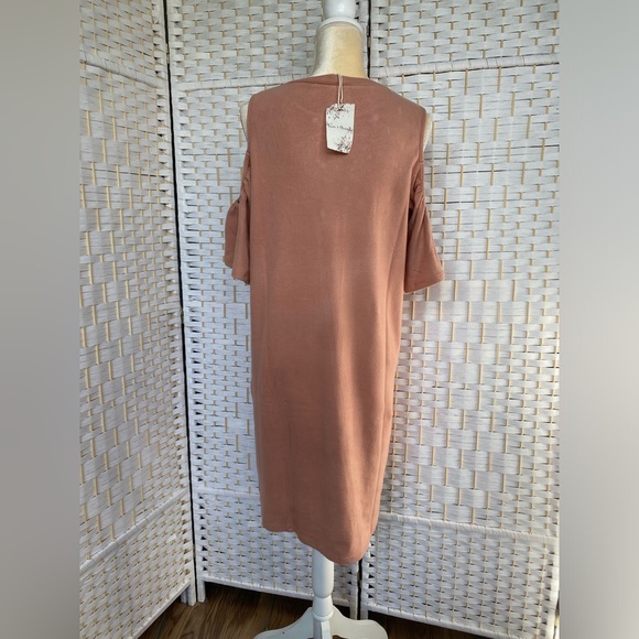 NWT Hem & Thread Cold Shoulder Pearl Trimmed Brushed Rib Dress MIDI Mauve - Picture 5 of 11